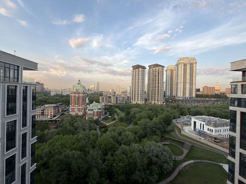 �������� 127,00 �² �� �West Garden�
