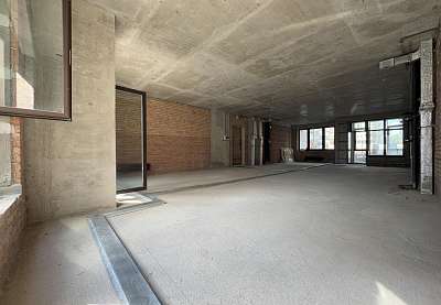  121,70 ²  " Red Side"  Red Side