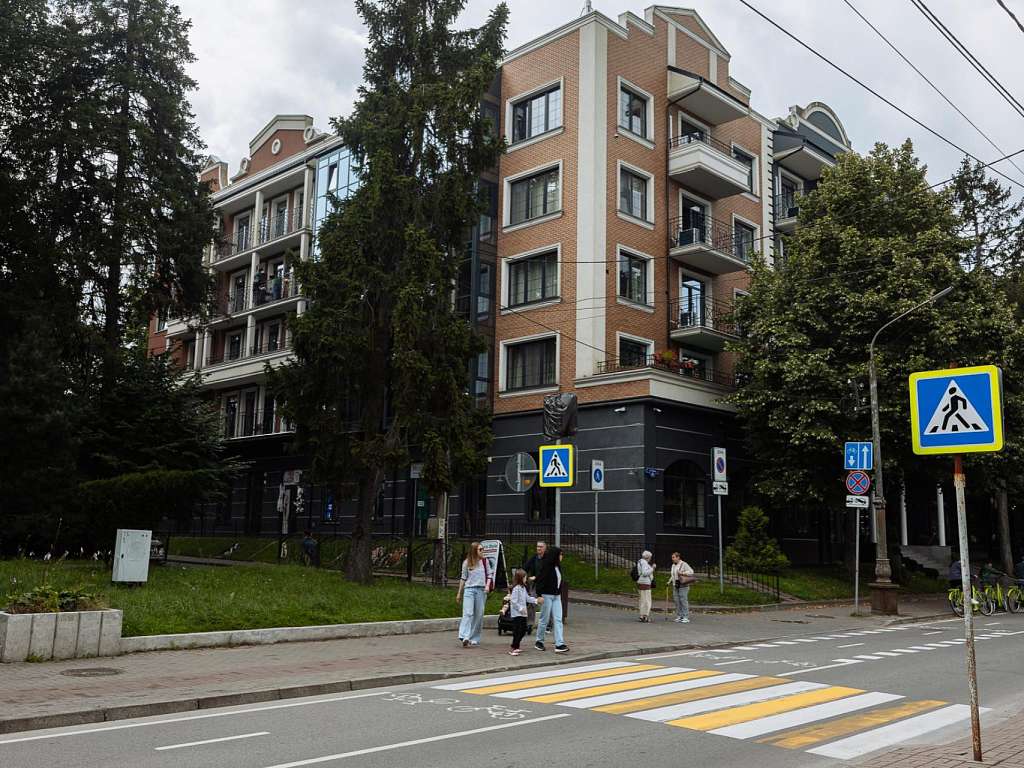 �����  "������"