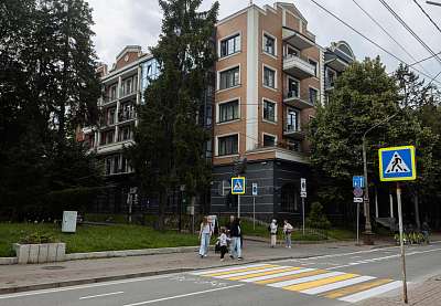 �����  "������"